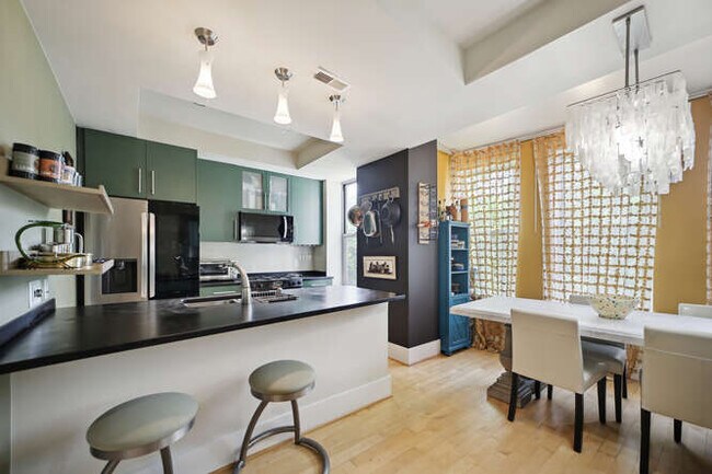 Cocina 1 - 2914 11th St NW