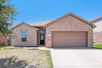 Building Photo - 5126 Meadow Ln