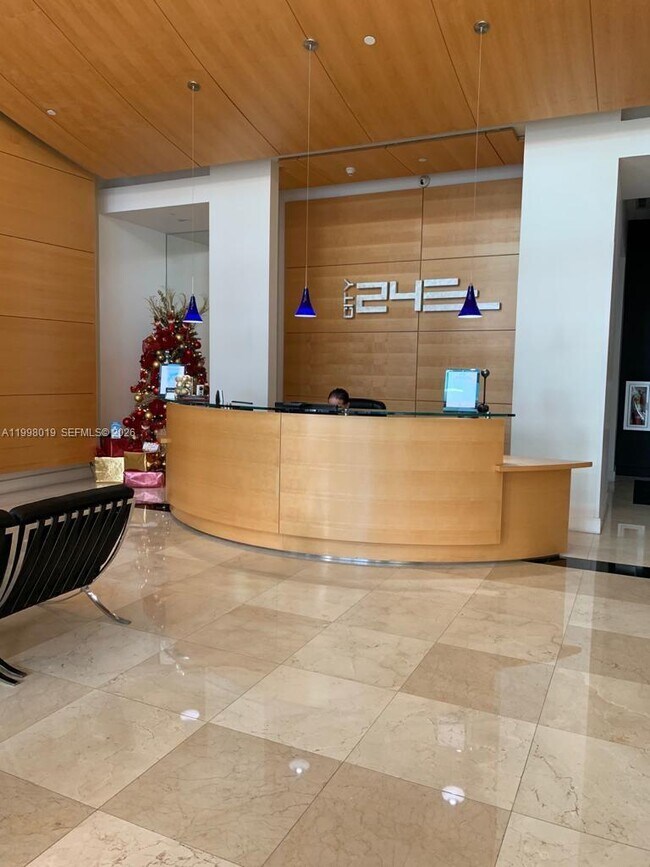 Foto del edificio - 350 NE 24th St