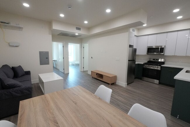 Interior Photo - Orion 1192 35th