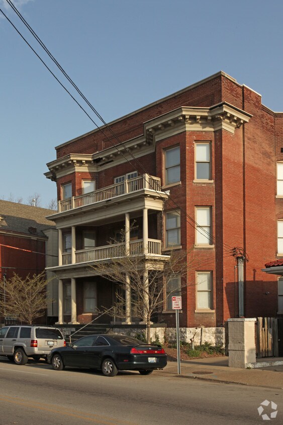 Building Photo - 315 W Hill St