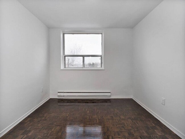 Building Photo - 250 Frederick St