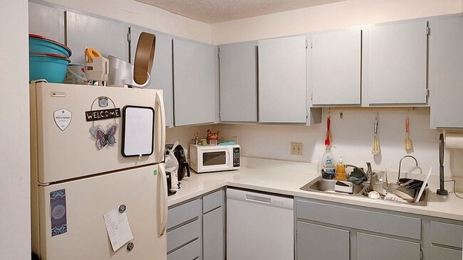 Photo - 320 Brown St St Apartment