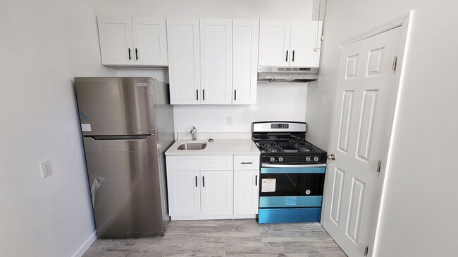 Building Photo - 411 S 7th St