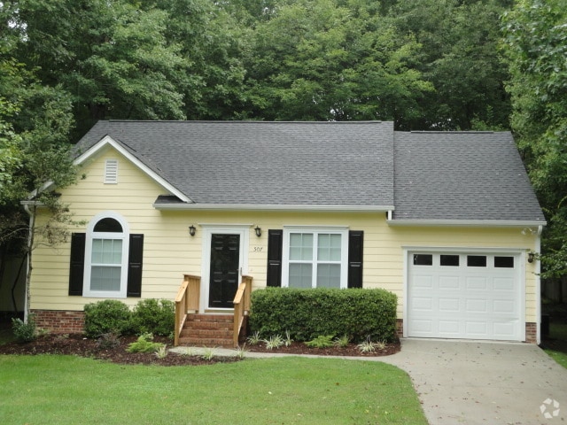 Building Photo - 507 Devereaux Ln
