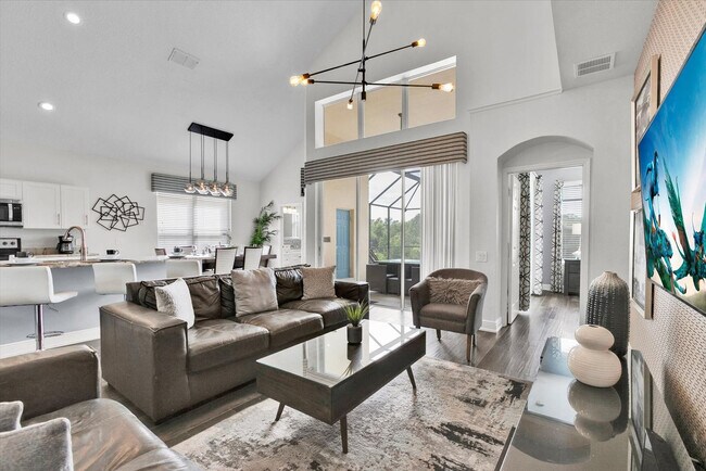 Building Photo - 8131 Sun Palm Dr