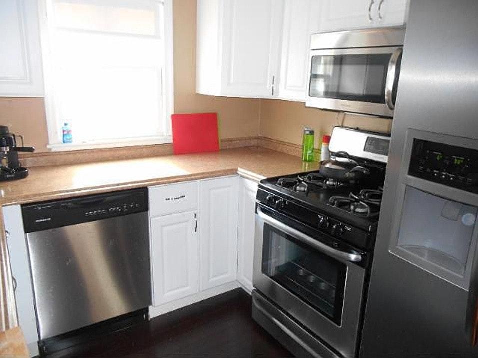 Primary Photo - 922 18 1/2 Ave NE