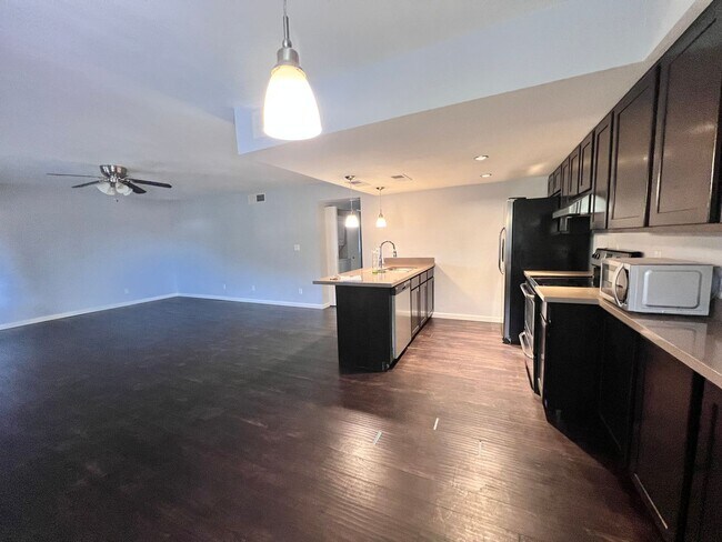 Foto del edificio - 1249 N Granite Reef Rd