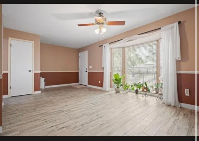 Foto del edificio - 3413 W Kirby St