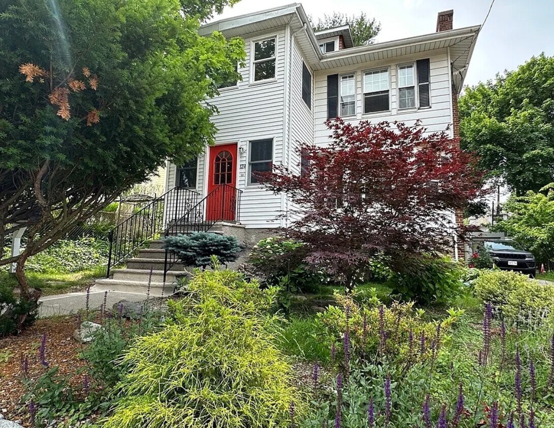 Foto principal - 124 Bynner St