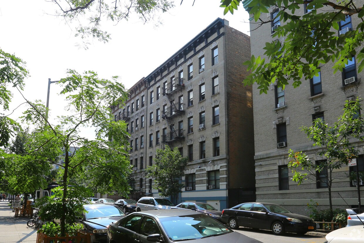 Foto principal - 606 W 191st St