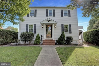 Building Photo - 13 Harrison Ave N