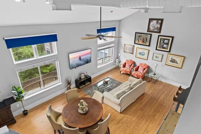 Foto del edificio - 404 N Laurel Ave