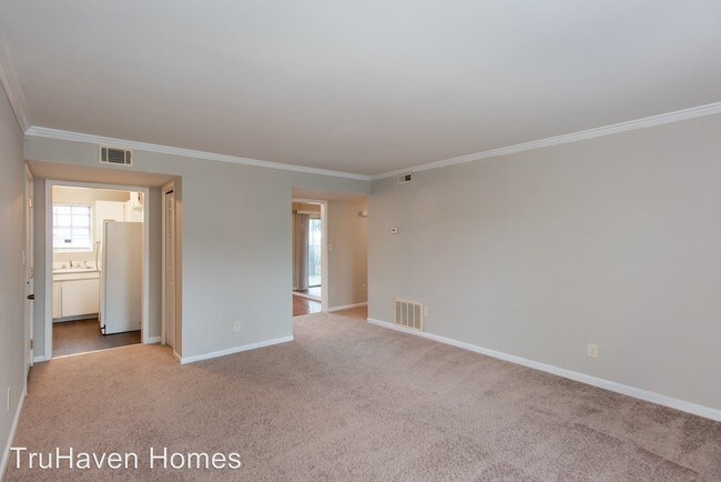 Building Photo - 2 br, 2 bath House - 5681 Kingsport Drive, NE