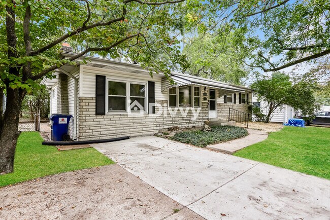 Foto del edificio - 1395 Lindsay Ln, Florissant, MO 63031