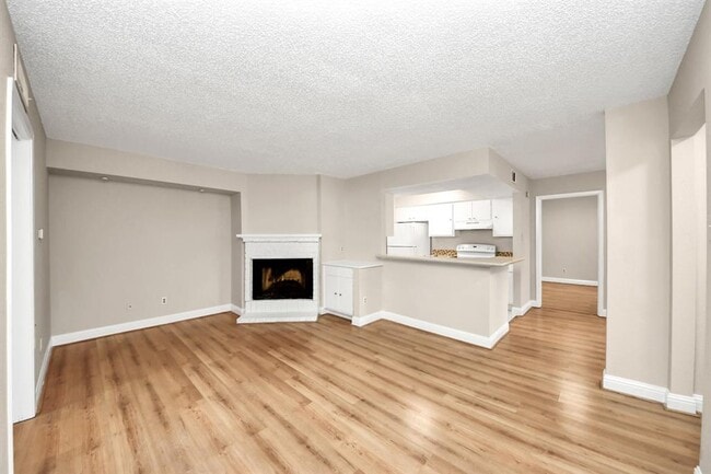 Building Photo - 2800 Jeanetta St