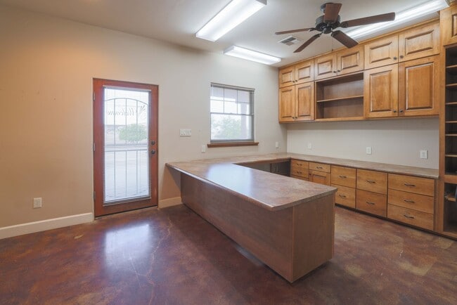 Building Photo - 3942 S Ave 4 1/2 E