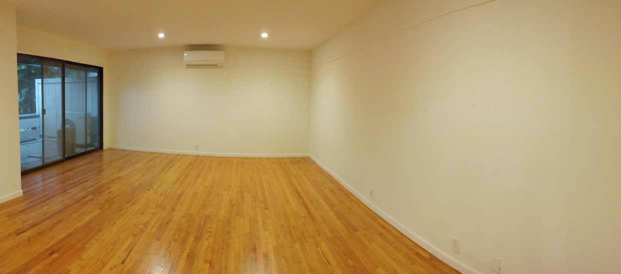 Living Room Pic 2 - 1731 Oxley St