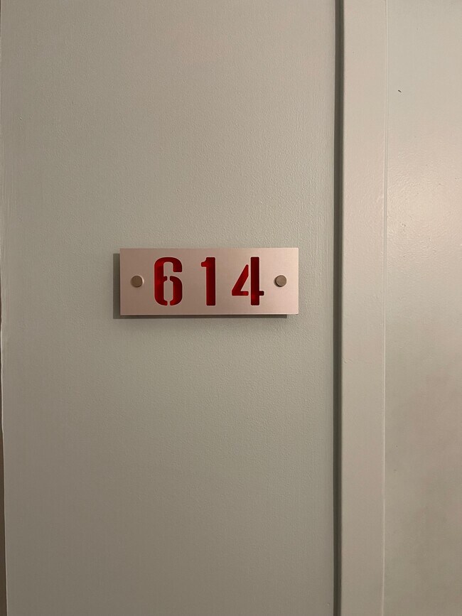 Puerta principal - 6506 America Blvd