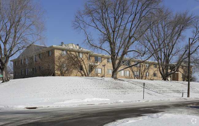 Building Photo - Maple Commons