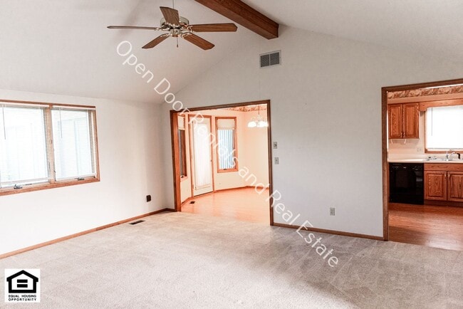 Building Photo - Great 3 bedroom home available!!