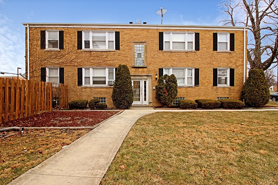 Foto principal - 9520 S Troy Ave