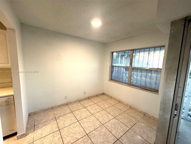 Foto del edificio - 2075 NW 46th Ave