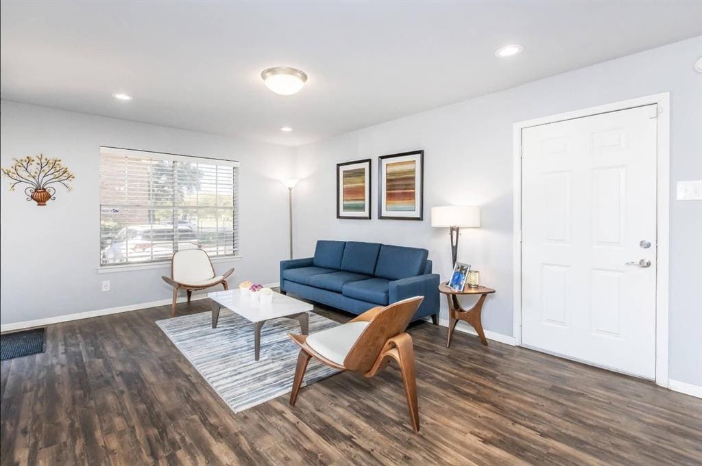 5501 Adams Dr Unit 1406, Haltom City, TX 76117 Room for Rent in