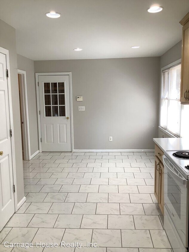 Primary Photo - 4 br, 2 bath House - 127 Meadow Creek Dr