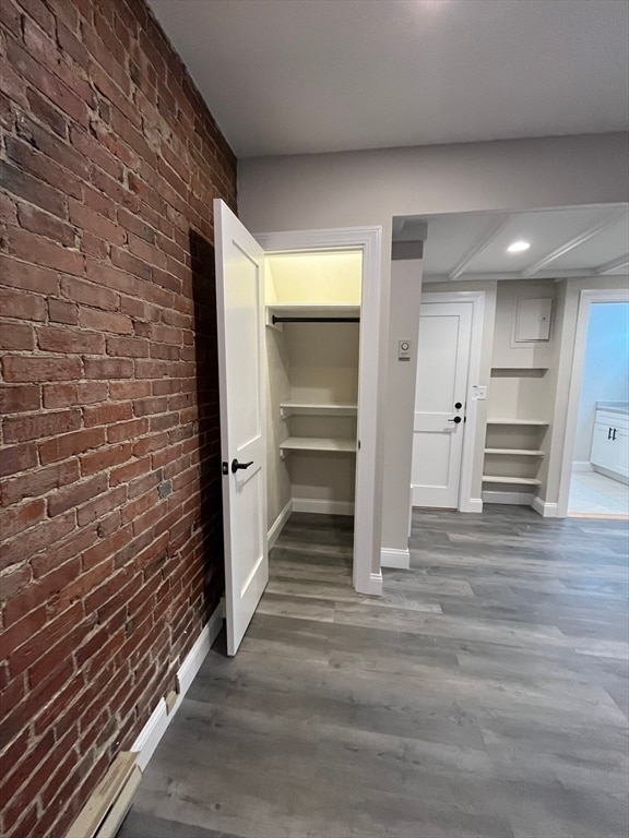 Building Photo - 10 Wellington St