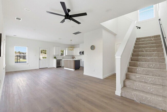 Foto del edificio - 6417 Eastland St