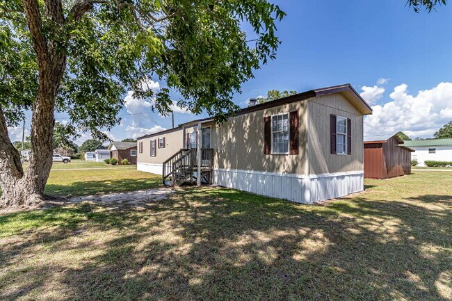 Foto del edificio - *Great Location!* 2 Bedroom | 2 Bathroom Singlewide in Goldsboro *Lawn Care Included!*