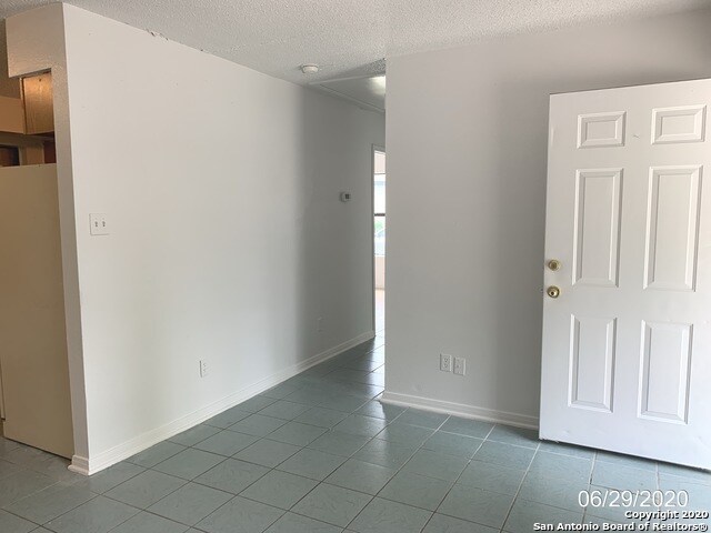 Building Photo - 207 E Baylor