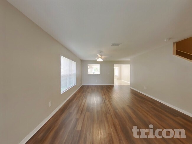 Building Photo - 6739 Summer Haven Dr