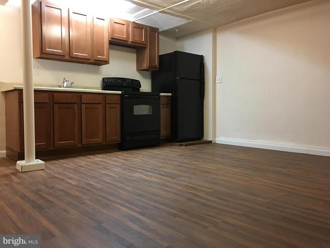 Building Photo - 7206 Flower Ave