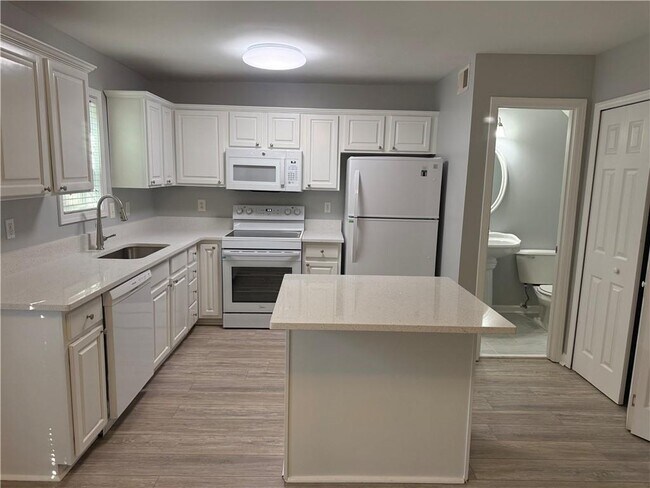Foto del edificio - 910 Summer Pl NW