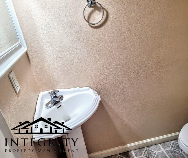 Foto del edificio - 21487 Risky Rd