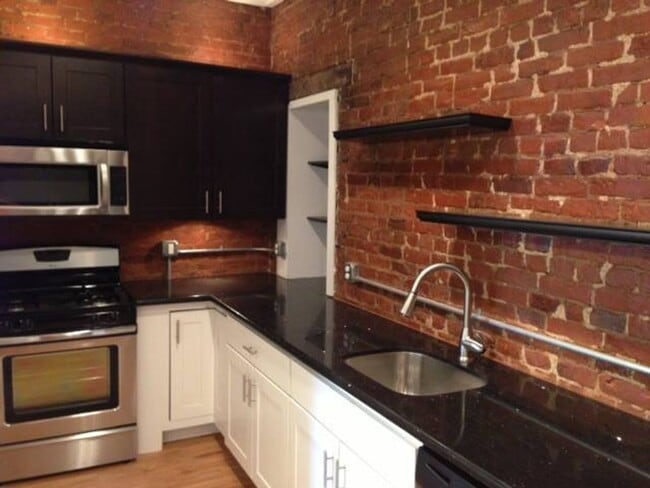 Photo - Beautiful 3 bed, 1 bath luxury apartment S...