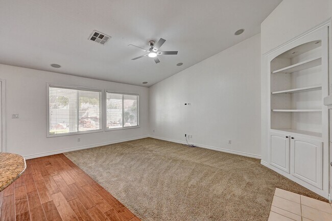 Foto del edificio - 9042 Edenbridge Ct