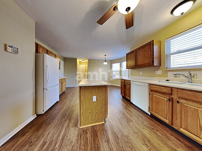 Foto del edificio - 935 Stone Ridge Ln