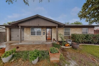 Building Photo - 2309 Fyke Rd
