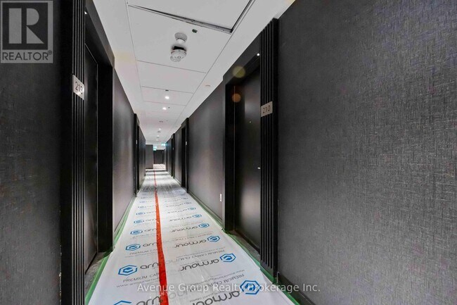 Photo du bâtiment - 110 Broadway Ave