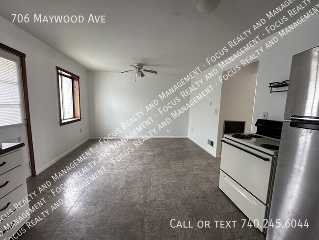 Foto del edificio - 706 Maywood Ave
