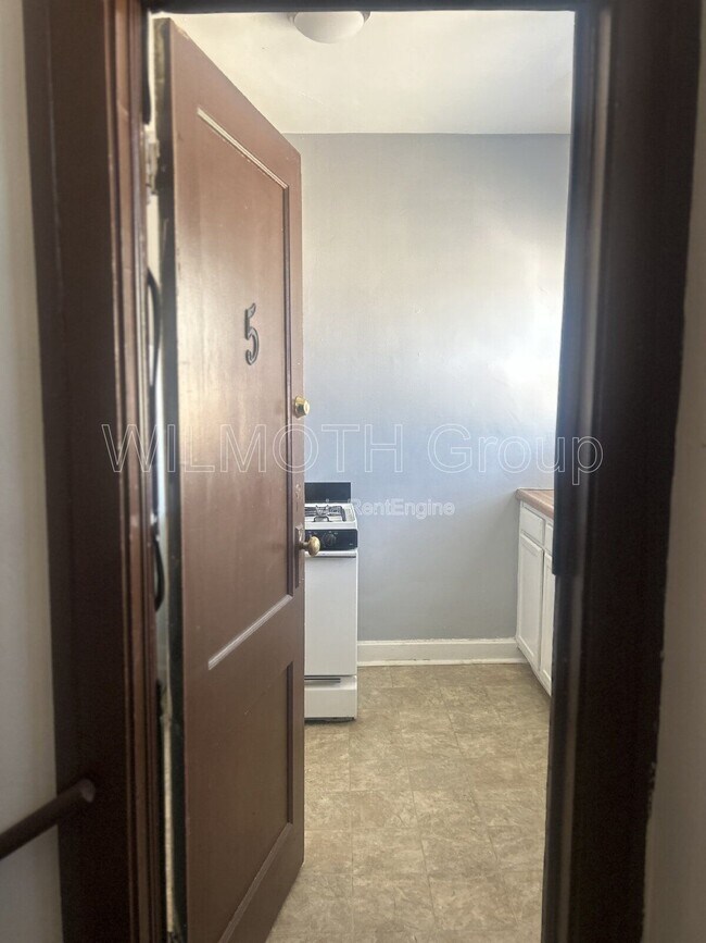 Foto del edificio - 636 E 37th St