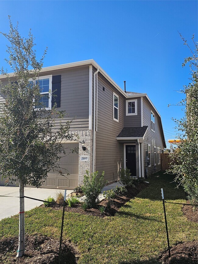 Building Photo - 5207 Shallowhurst Ln