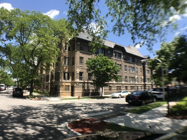 Foto principal - 412 E 48th Pl