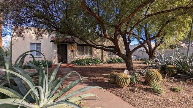Foto del edificio - 1330 N Wilson Ave