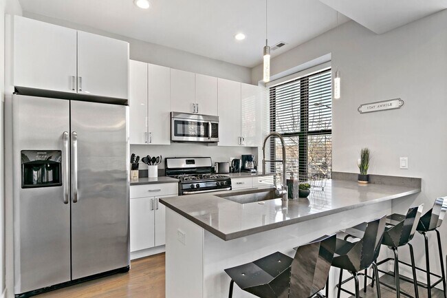 Foto del edificio - 2151 W Division St