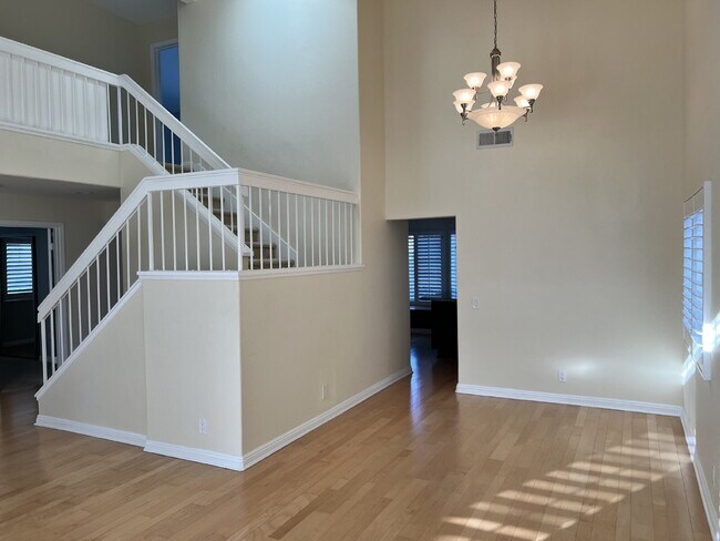 Foto del edificio - $4,500 - 4 Bed / 3 Bath House in Rancho Del Rey