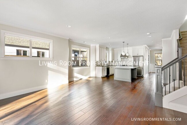 Building Photo - 2626 N Winchell St